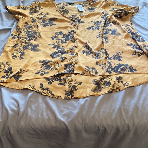 Satin blouse - Picture 5 of 7